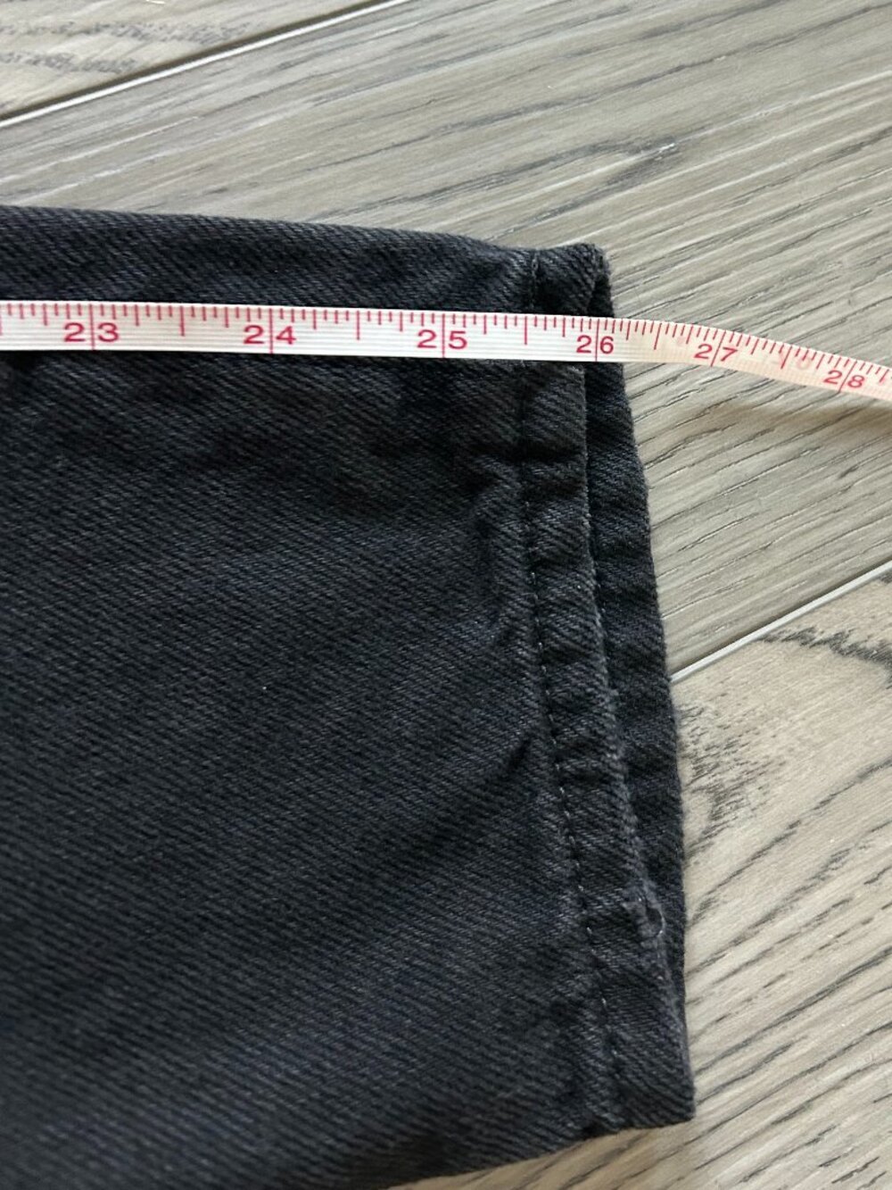 Levi’s High Waisted Mom Jeans Womens 27x27 Black Distressed NWT High Rise Taper - Picture 9 of 16